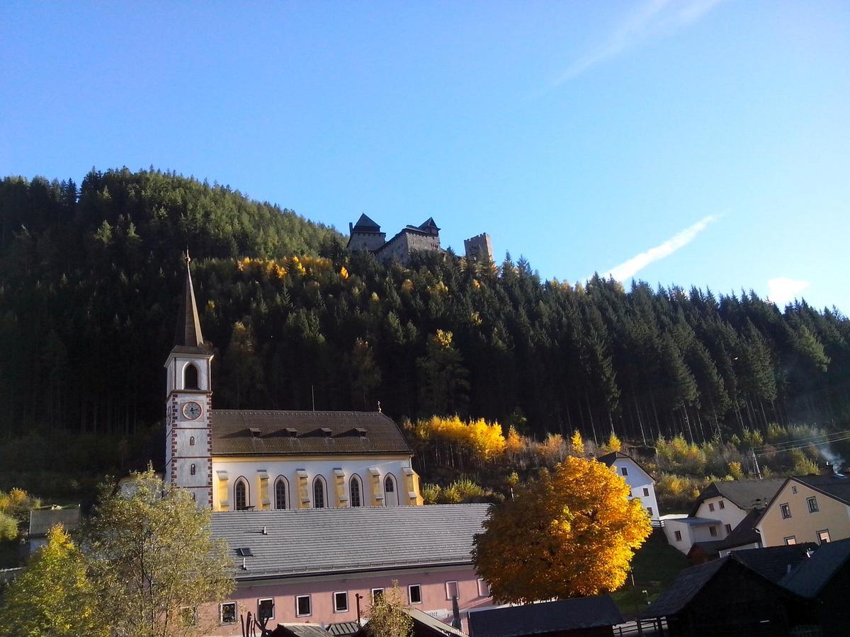 Burg Finstergrun Hostel Ramingstein Екстериор снимка